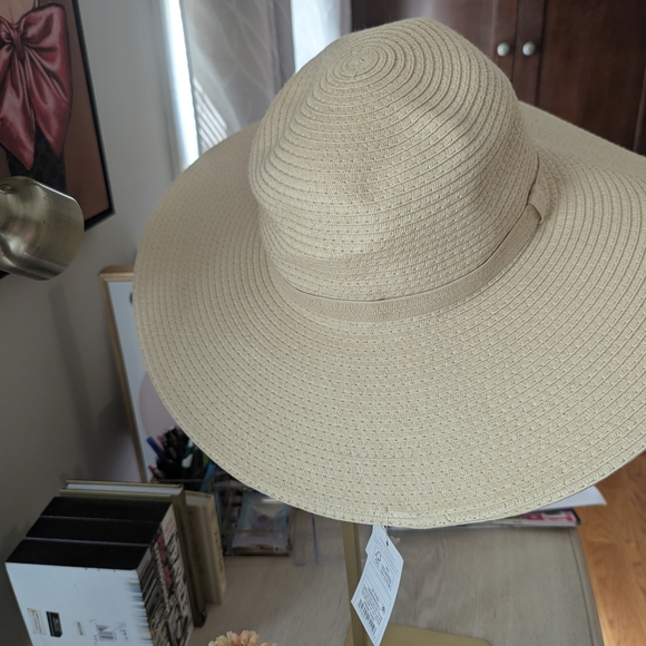 NWT Shade + Shore 50 SPF Cream Wide-Brim Hat - Picture 1 of 6